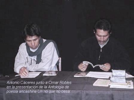 MARCOS YAURI O EL POETA DE PIEDRA Y NIEVE.  El amor como soporte temático en la poesía ancashina, tiene importantes antecedentes que permiten hablar de una sostenida tradición y una indudable representatividad. Apoyado en propuestas de todo tipo, el amor puede ser un lienzo ilimitado donde el canto logra dibujarse con palabras. Antonio Cáceres Ramírez Bosqueja en esta selección la luz de un sentimiento que, a la hora de ser poetizada, sólo puede irradiarse desde la exigencia estética y un profundo entendimiento del espíritu humano. Un río que no cesa, pero también un terreno fértil en el que los poetas no cejan de labrar la irremediable embriaguez de sus sentidos, es el tema del amor. (nota del editor)